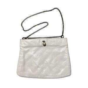 Vintage Andé Quilted White Leather Shoulder Bag Gold Chain Strap 1980s Classic